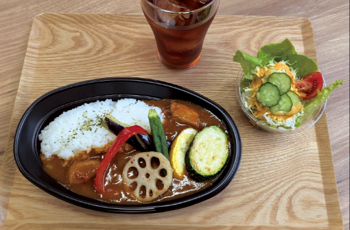 いも豚と地元野菜のゴロゴロカレー